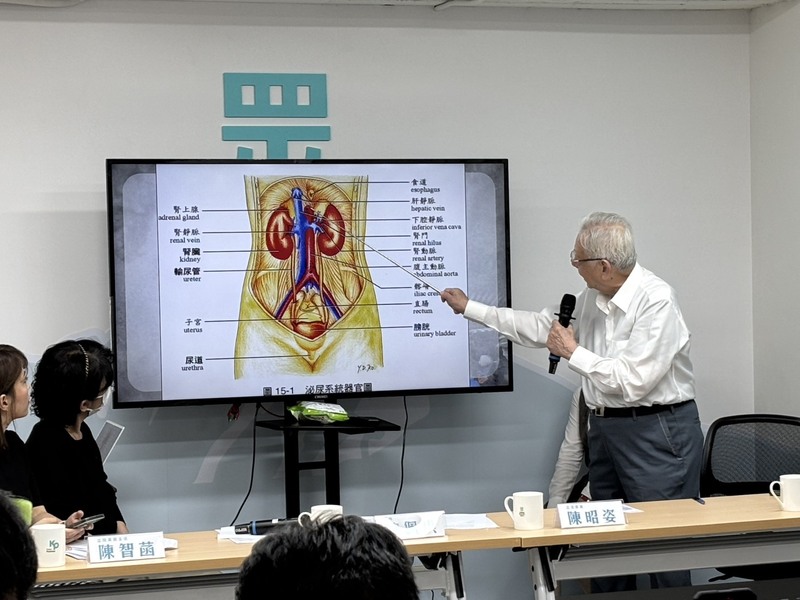 台大醫院退休內科教授謝炎堯表示，若成立民間醫療小組，他擔任召集人義不容辭。 圖／中央社