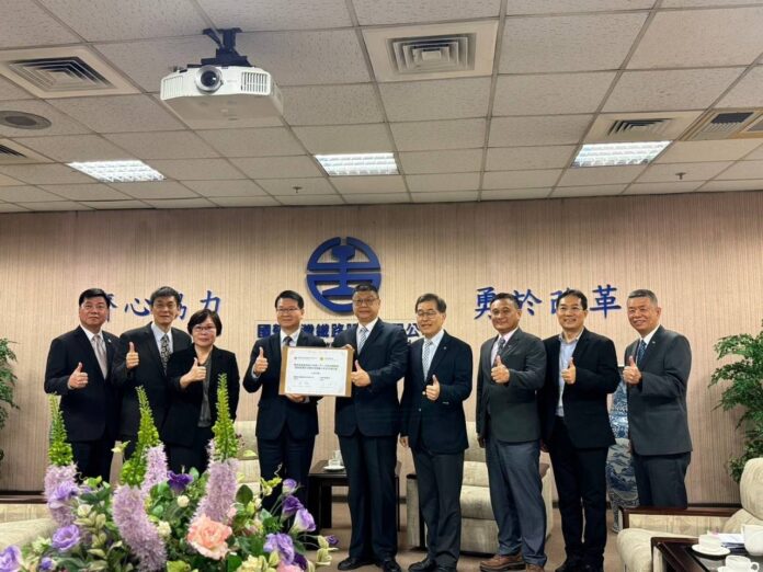 ▲圖說：法務部調查局與臺鐵公司簽署「國家資通安全聯防與情資分享合作備忘錄（MOU）」與會代表合影。